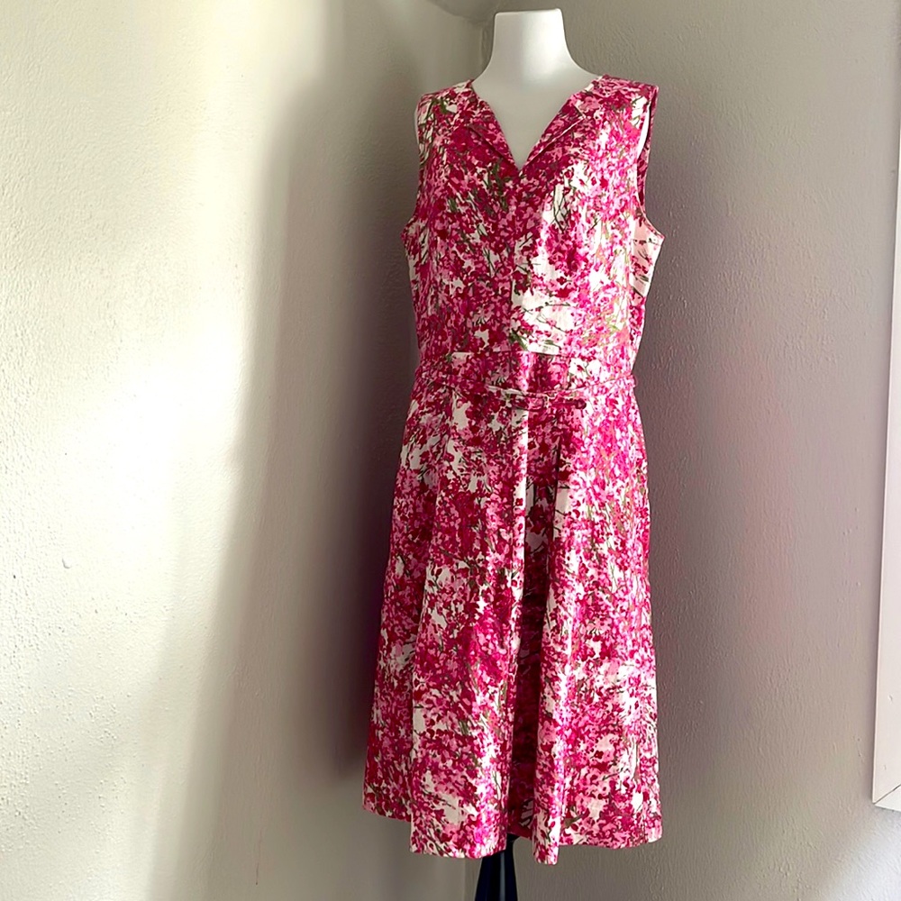 IN LIKE NEW CONDITION Talbots 100% Linen Floral Dress